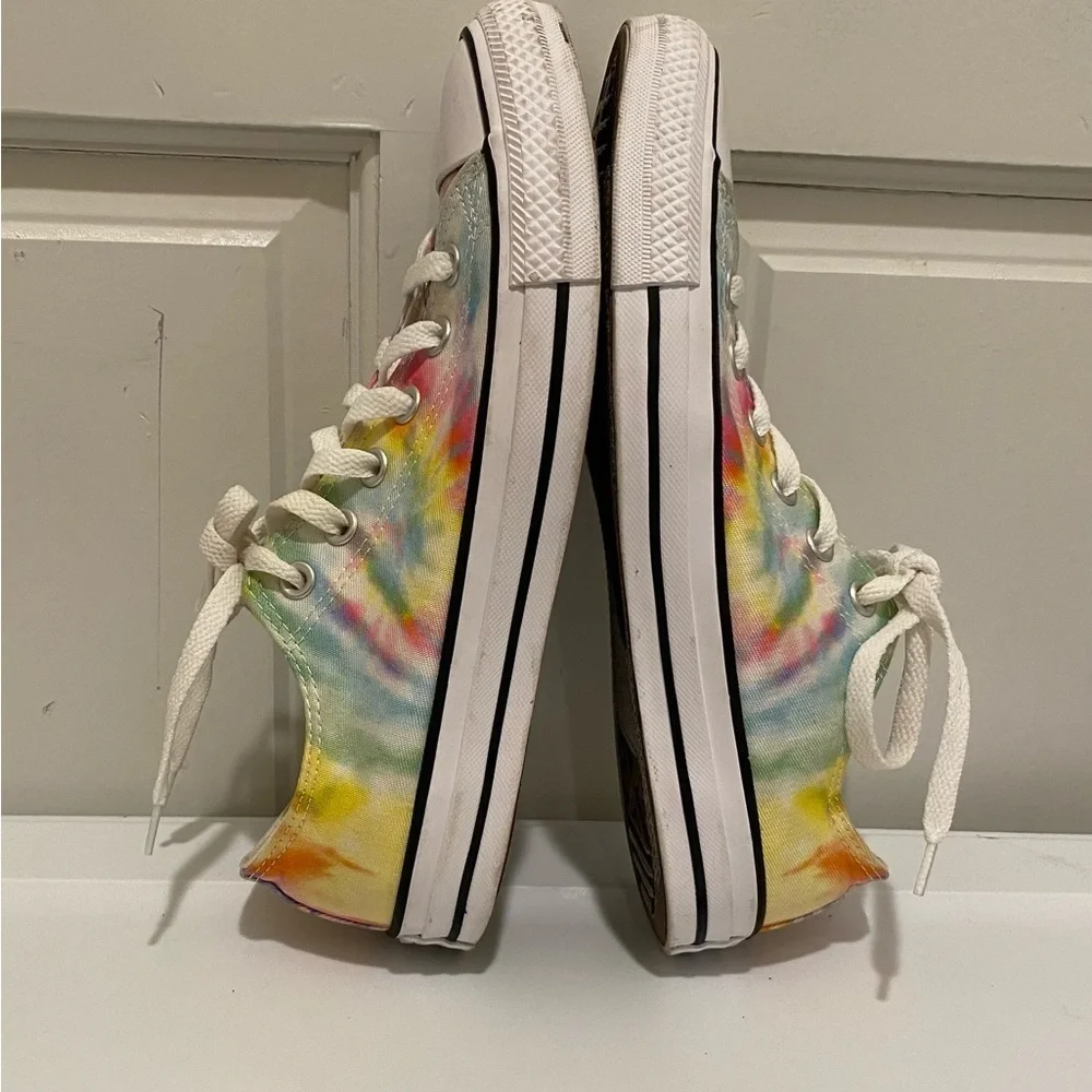 Converse Colorful Tie-Dye Sneakers